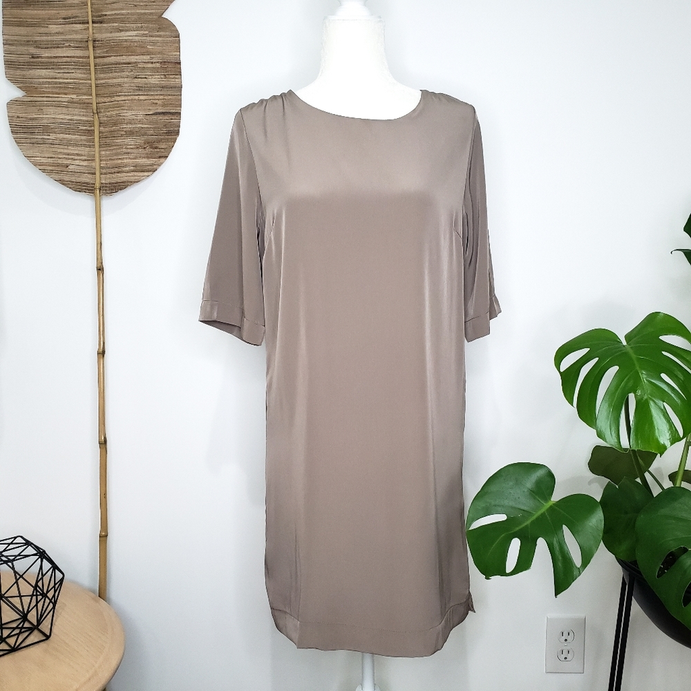 ⭐ Taupe Zip Shift Dress